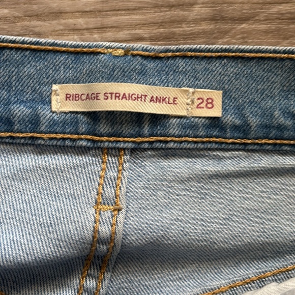 Levi’s Ribcage Straight Ankle - Picture 6 of 8